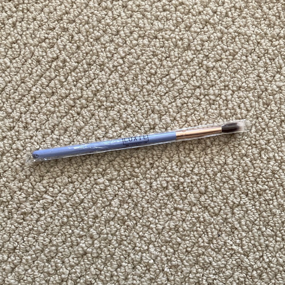 NEW Luxie 237 Blending Brush Eyeshadow Makeup New with Packaging